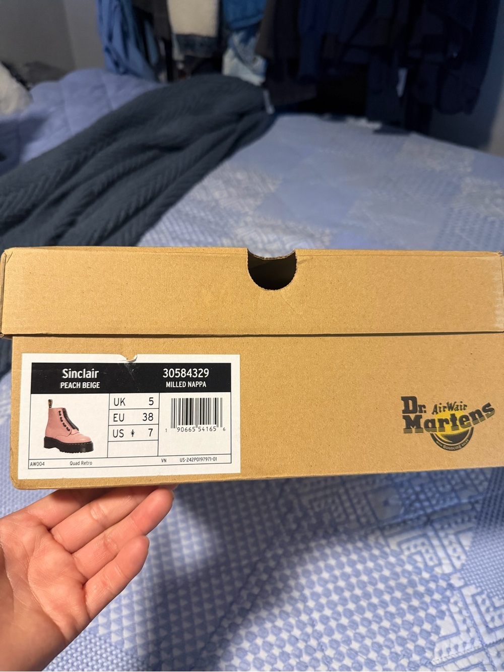 Women’s Dr Martens Sinclair boot - Picture 2 of 10